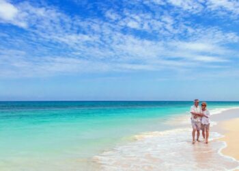 Best Travel Insurance Plans for Seniors [Ages 65, 70, 80+]